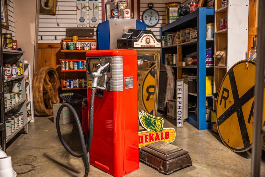 Shopping for antiques at Ohio's Market Berlin