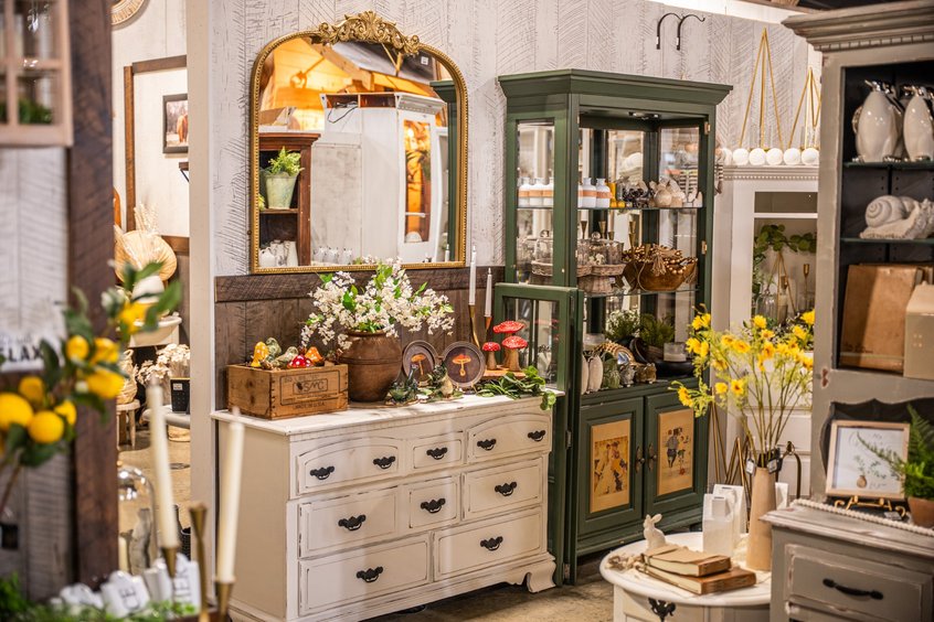 Furniture at Ohio's Market Berlin