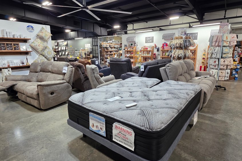 Living room seating and accent pieces at the Berlin, OH market in Holmes County