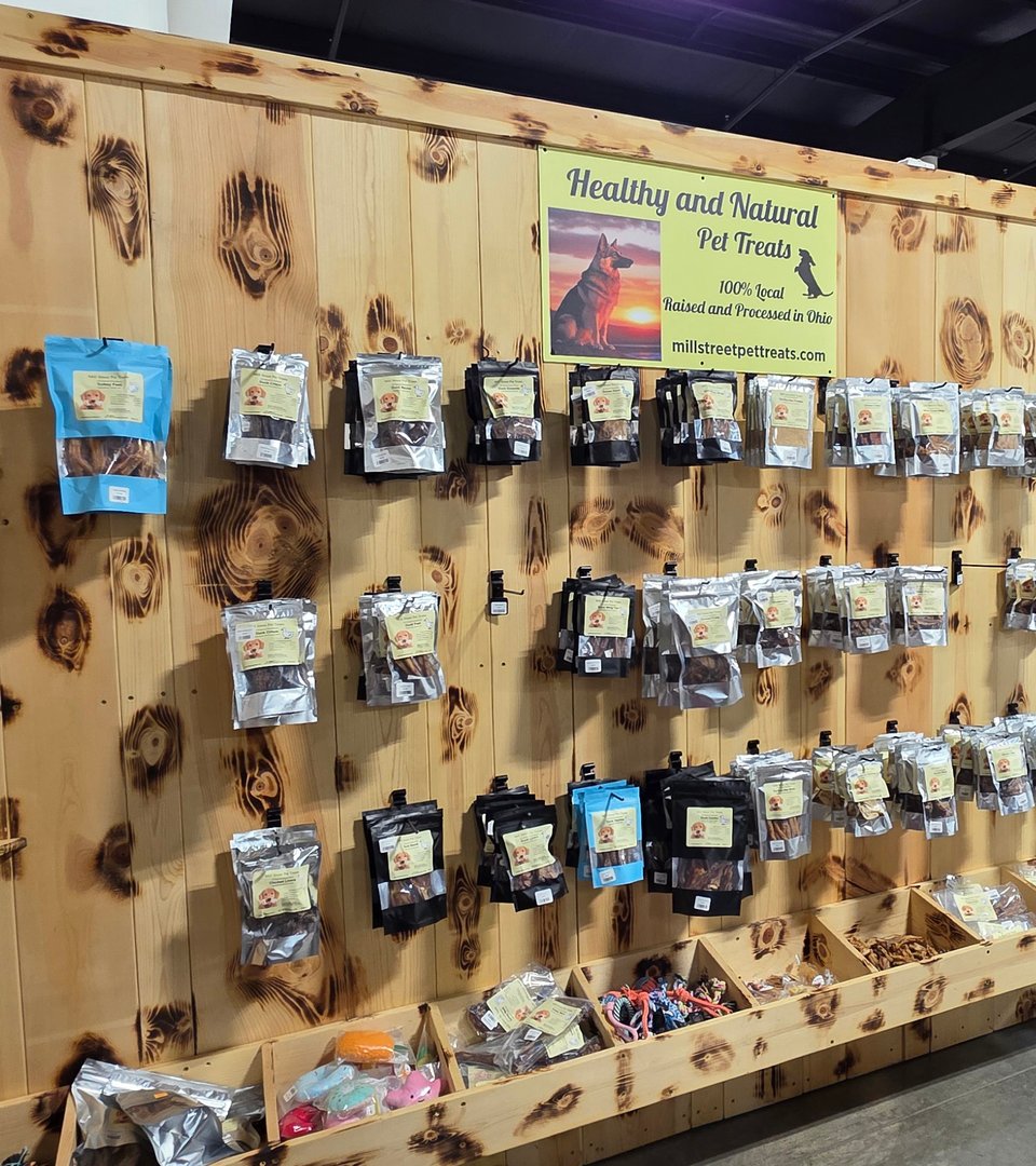 Pet supplies and gift items vendor at Ohio's Market Berlin